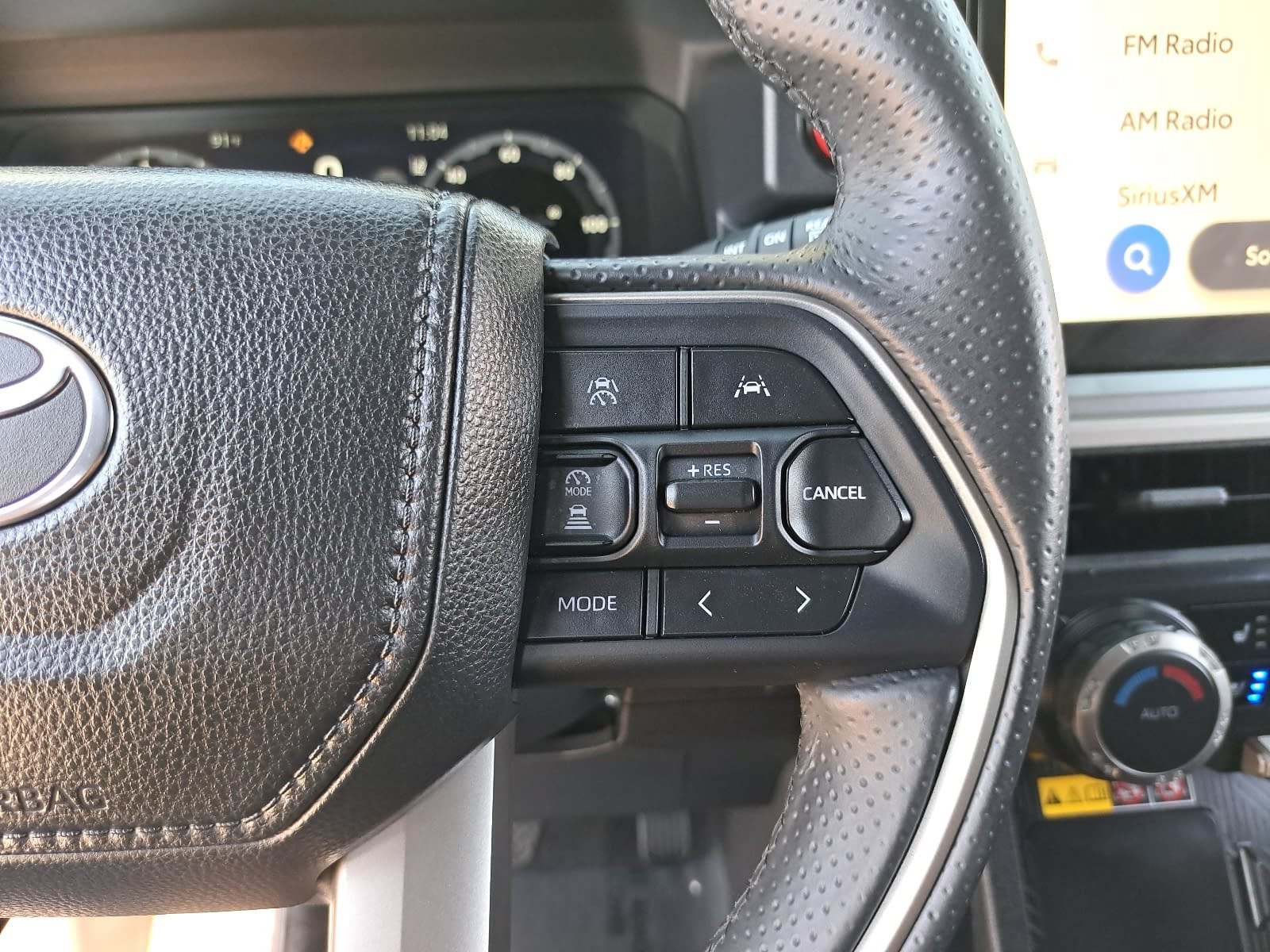 Used 2025 Toyota 4Runner TRD Off-Road Premium AWD/4WD image 19