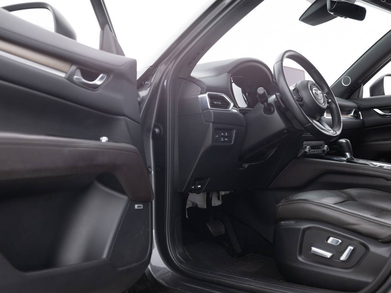 Used 2021 MAZDA CX-5 Signature AWD/4WD image 24