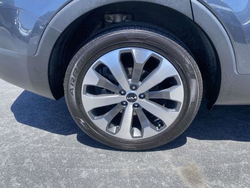 Used 2022 Kia Telluride EX w/ EX Premium Package FWD image 9