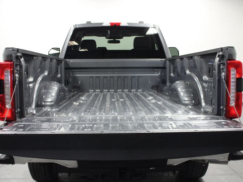 Used 2023 Ford F350 4x4 Regular Cab Super Duty image 13