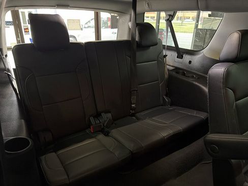 Used 2020 Chevrolet Suburban LT image 27