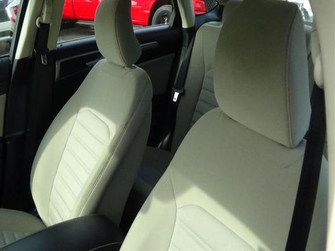 Used 2018 Ford Fusion S image 16