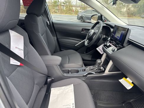 New 2025 Toyota Corolla Cross LE image 31