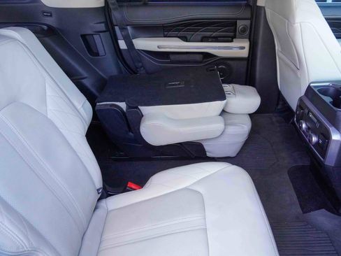 Used 2020 Ford Expedition Platinum image 37