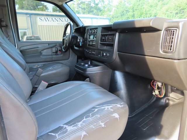 Used 2015 Chevrolet Express 2500 RWD image 28