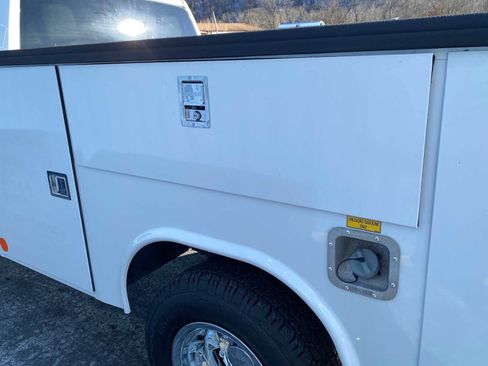 Used 2022 RAM 3500 Tradesman w/ Chrome Appearance Group image 41