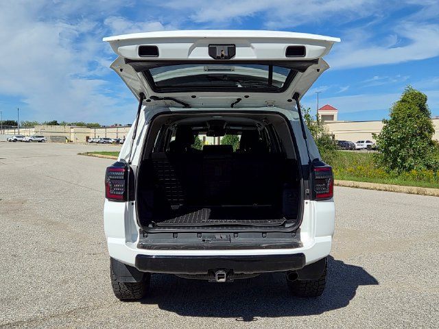 Used 2023 Toyota 4Runner TRD Off-Road AWD/4WD image 11