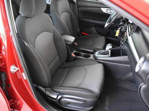 Used 2023 Kia Forte LXS FWD image 18