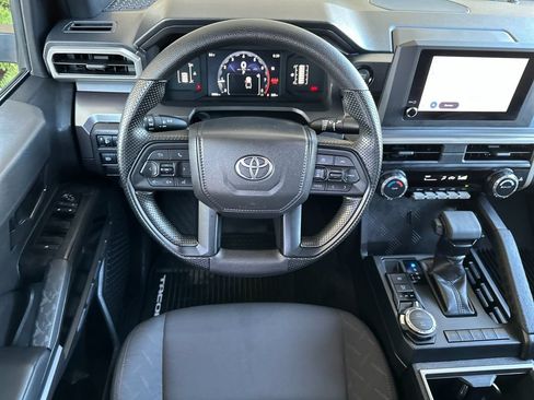 Used 2025 Toyota Tacoma SR5 AWD/4WD image 13