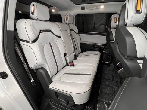 Used 2023 Rivian R1S Adventure image 19