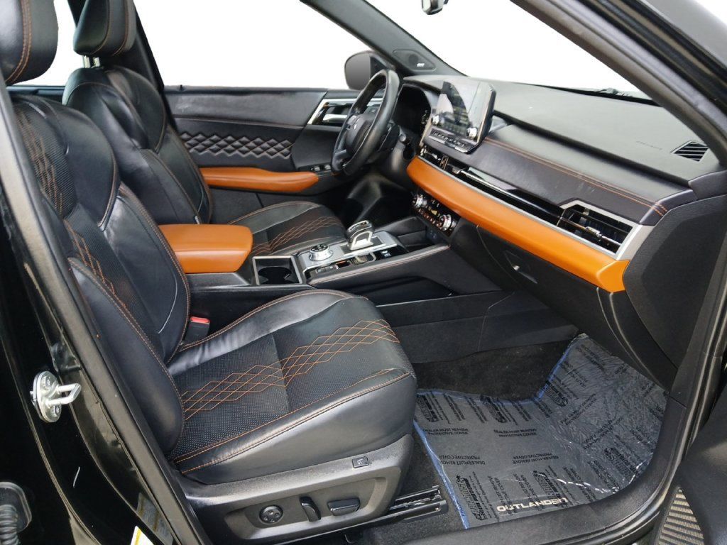 Used 2023 Mitsubishi Outlander SEL 40th Anniversary AWD/4WD image 24