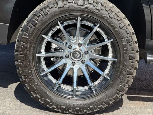 Used 2025 Chevrolet Tahoe Z71 w/ Comfort Package image 9