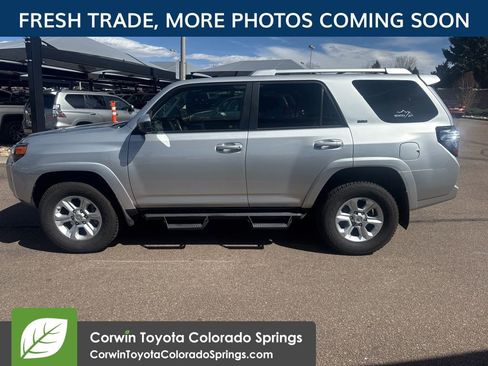 Used 2018 Toyota 4Runner SR5 w/ Wilderness Package image 4