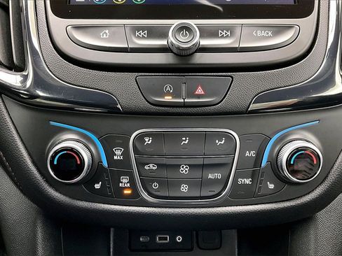 Used 2023 Chevrolet Equinox RS w/ RS Leather Package image 31