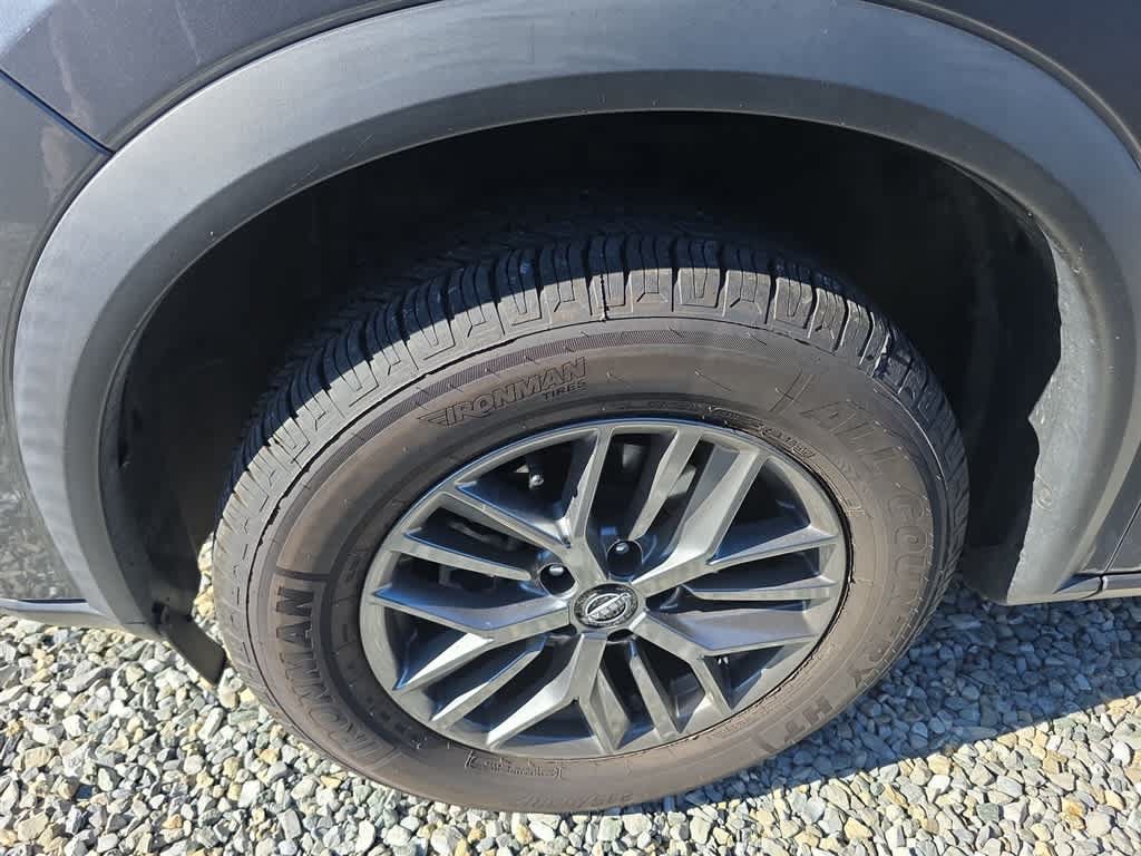 Used 2024 Nissan Rogue S FWD image 12