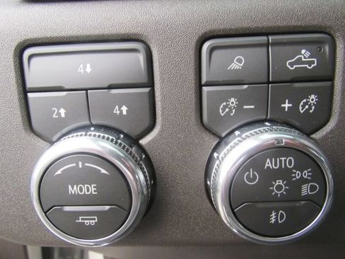 Used 2026 GMC Sierra 2500 SLE w/ SLE Value Package; AWD/4WD image 13