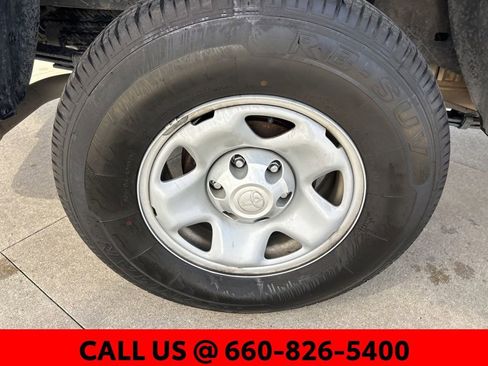 Used 2023 Toyota Tacoma SR5 image 8