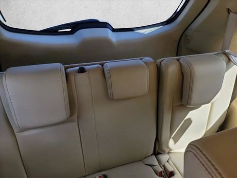 Used 2014 Toyota Highlander XLE FWD image 13