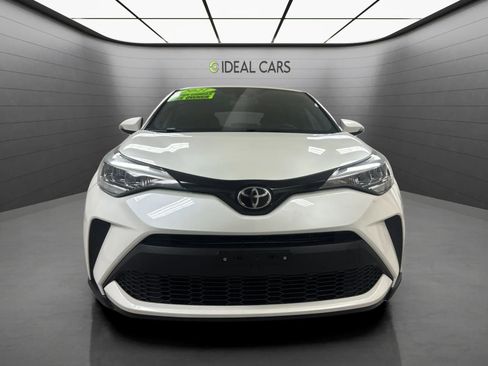 Used 2021 Toyota C-HR XLE FWD image 2