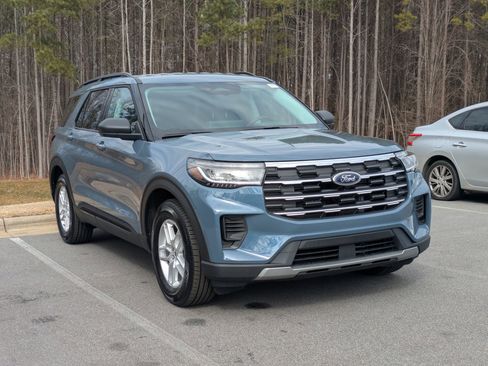 New 2026 Ford Explorer Active image 2
