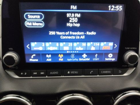 Used 2025 Nissan Sentra SV FWD image 25