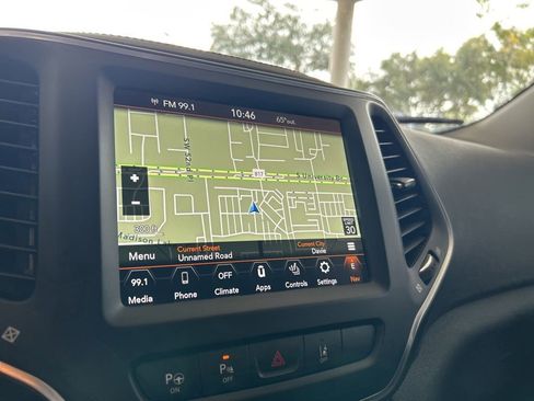 Used 2023 Jeep Cherokee Altitude Lux image 11