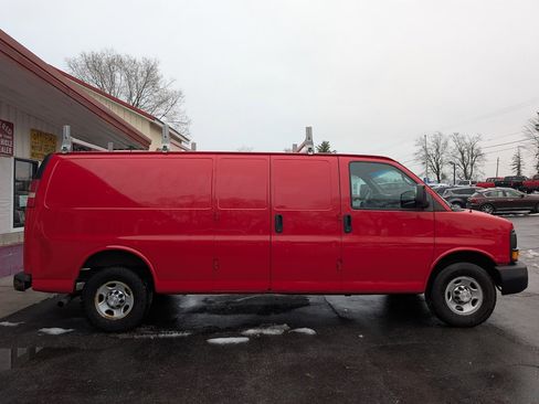 Used 2015 Chevrolet Express 2500 Extended image 11