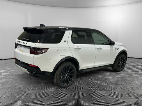 New 2025 Land Rover Discovery Sport Dynamic SE image 5