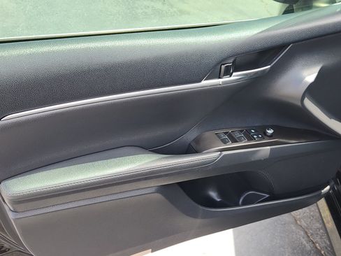 Certified 2022 Toyota Camry XLE FWD image 10