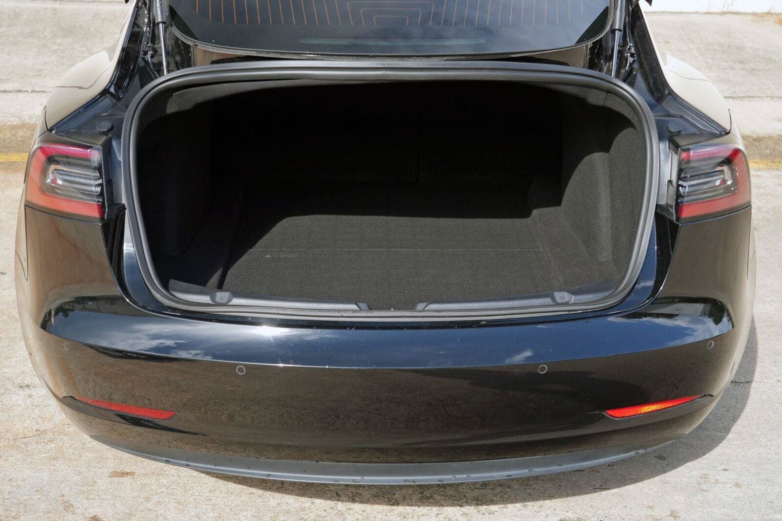 Used 2018 Tesla Model 3 Long Range RWD image 10