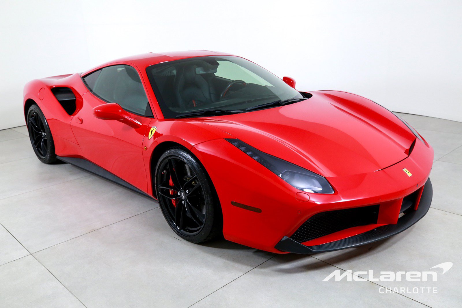 Used 2017 Ferrari 488 GTB RWD image 3