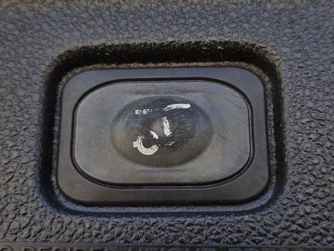 Used 2017 Ford Explorer Platinum image 11