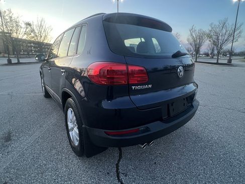 Used 2016 Volkswagen Tiguan S image 3