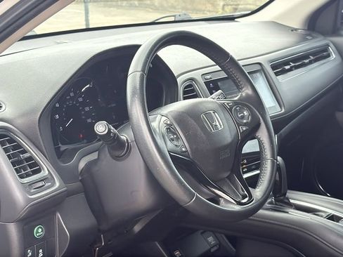 Used 2019 Honda HR-V EX-L image 9