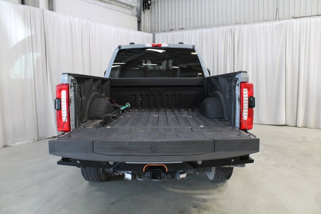 Used 2024 Ford F350 Lariat w/ Lariat Ultimate Package AWD/4WD image 31