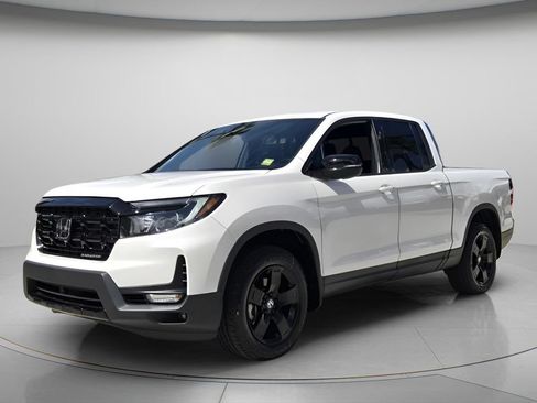 Used 2025 Honda Ridgeline Black Edition image 9