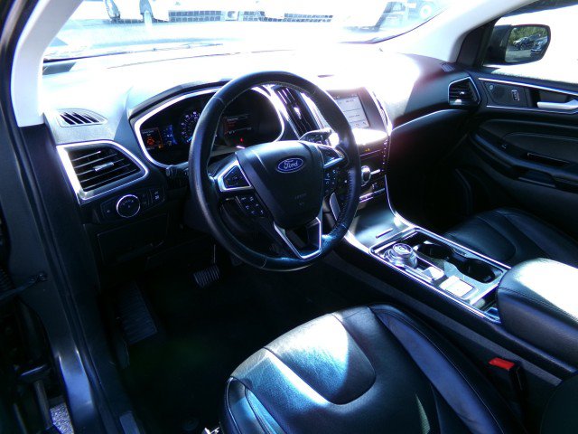 Used 2019 Ford Edge Titanium w/ Equipment Group 301A AWD/4WD image 14