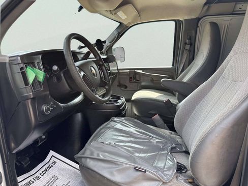 Used 2012 Chevrolet Express 3500 Extended RWD image 9