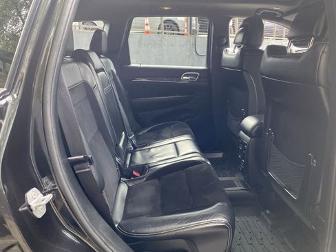 Used 2015 Jeep Grand Cherokee SRT w/ Luxury Group II AWD/4WD image 18