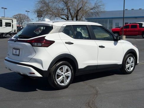 Used 2021 Nissan Kicks S FWD image 7