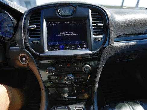 Used 2019 Chrysler 300 S AWD/4WD image 8