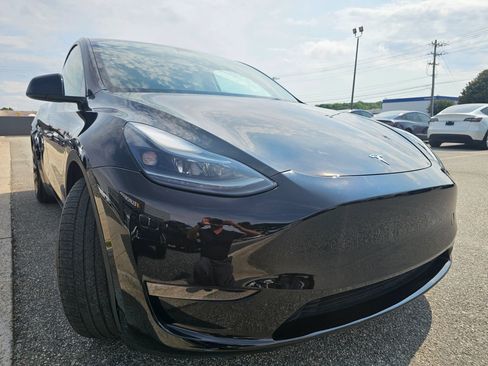 Used 2023 Tesla Model Y Performance AWD/4WD image 7