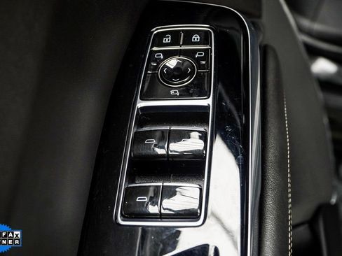 Used 2025 Cadillac Escalade ESV V image 38