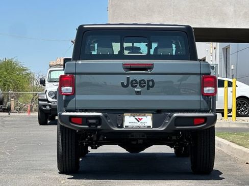 New 2026 Jeep Gladiator Sport AWD/4WD image 4