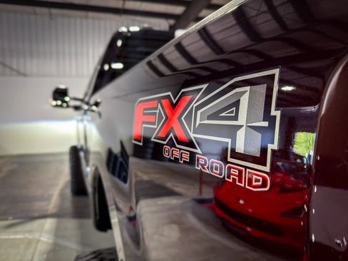 Used 2022 Ford F350 Platinum w/ FX4 Off-Road Package AWD/4WD image 9