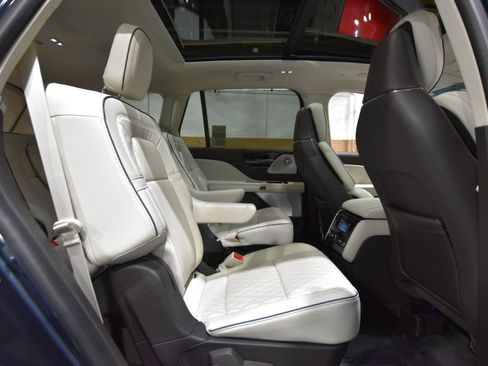 Used 2022 Lincoln Aviator Black Label image 52