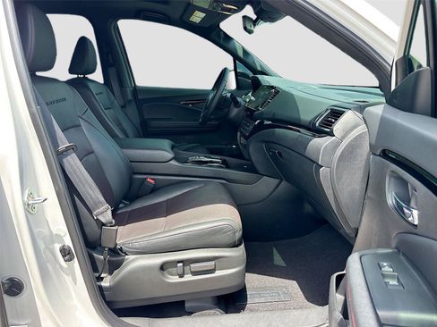 Certified 2024 Honda Ridgeline Black Edition image 34