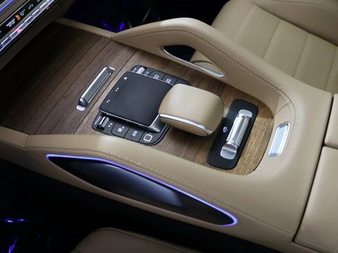 Certified 2025 Mercedes-Benz GLS 580 4MATIC image 29