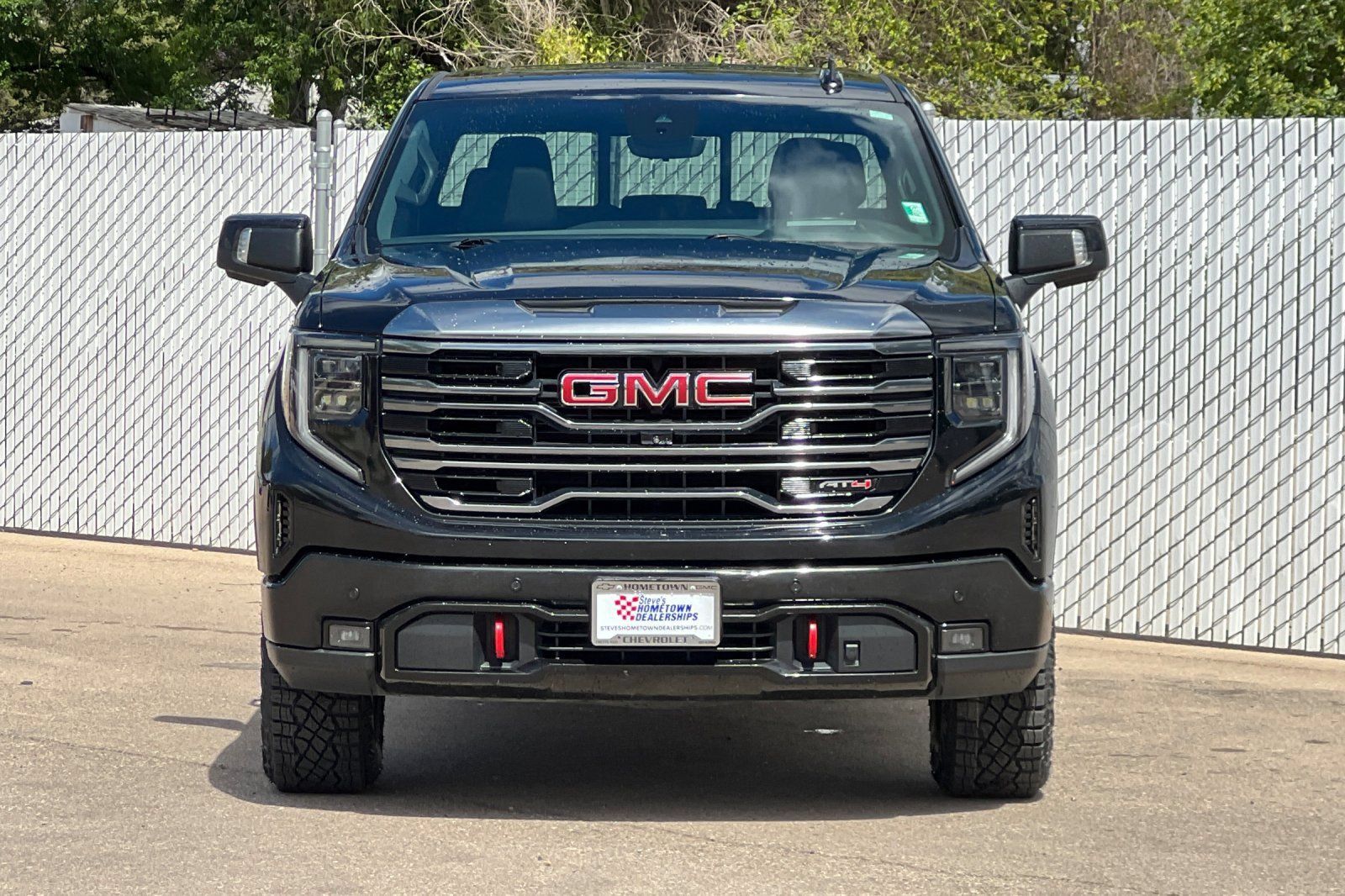 Used 2023 GMC Sierra 1500 AT4 w/ Technology Package AWD/4WD image 6