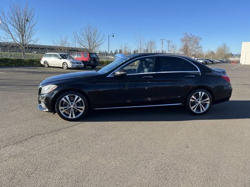 Used 2016 Mercedes-Benz C 300 Sedan image 2